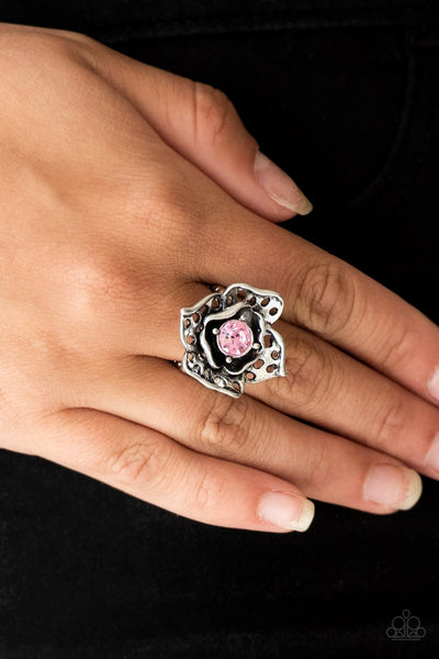 Glowing Gardens - Pink Ring - Paparazzi