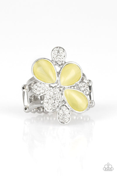 Diamond Daises - Yellow Ring - Paparazzi