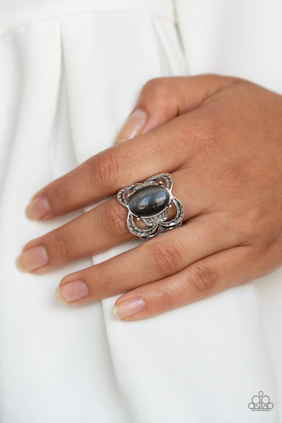 Go For Glow - Black Ring - Paparazzi