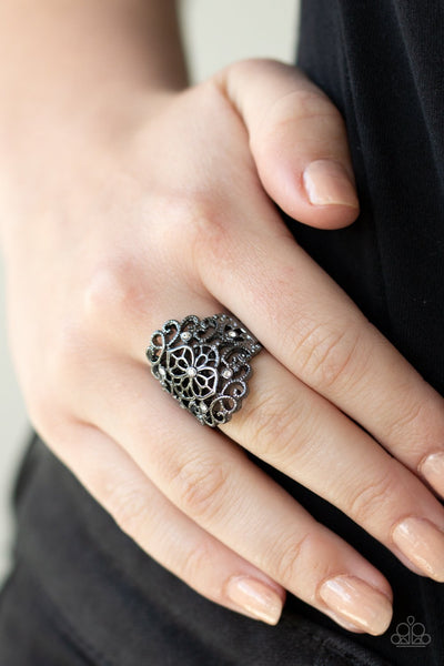 Grenada Gardens - Black Ring - Paparazzi