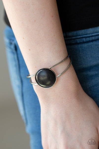 Sandstone Serenity - Black