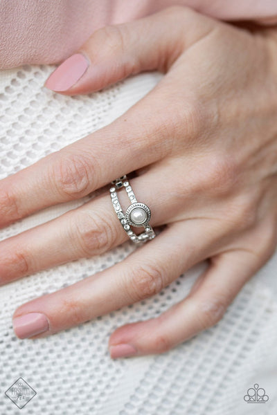 GLOW Me Away -Fashion Fix - Ring - Paparazzi