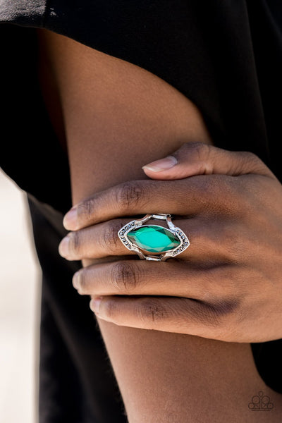 Leading Luster - Green Ring - Paparazzi