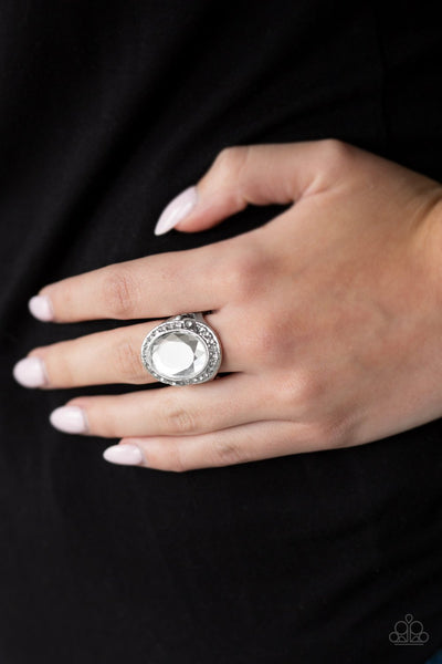 Queen Scene - White Ring - Paparazzi
