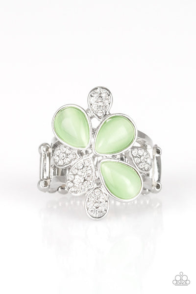 Diamond Daises - Green Ring - Paparazzi