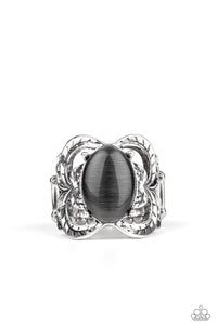 Go For Glow - Black Ring - Paparazzi