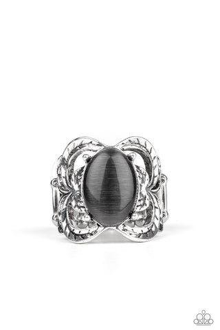 Go For Glow - Black Ring - Paparazzi
