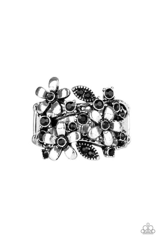 Gardenia Gleam - Black Ring - Paparazzi
