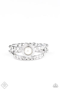 GLOW Me Away -Fashion Fix - Ring - Paparazzi